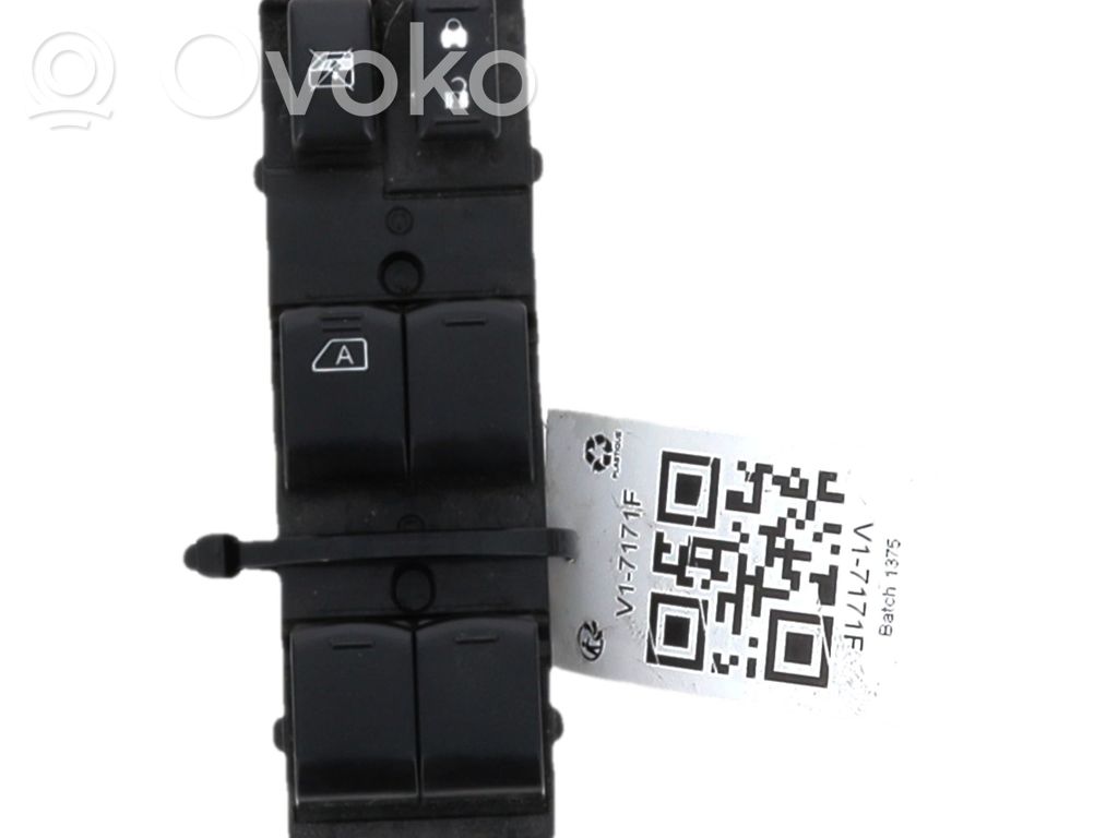 Subaru XV Electric window control switch 