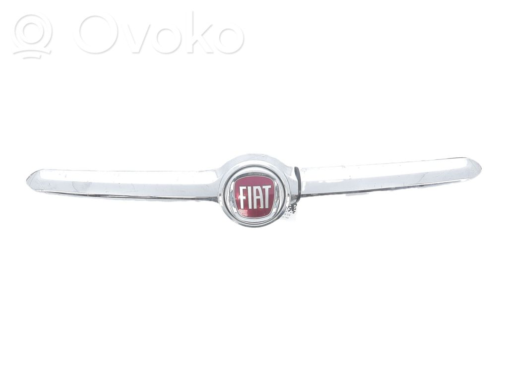Fiat 500X Maskownica / Grill / Atrapa górna chłodnicy 