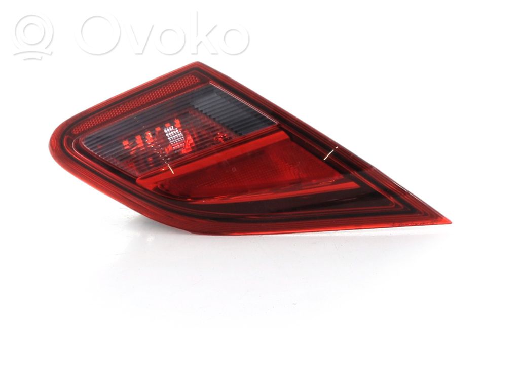 Lampy tylnej klapy bagażnika   13454500,M17728M