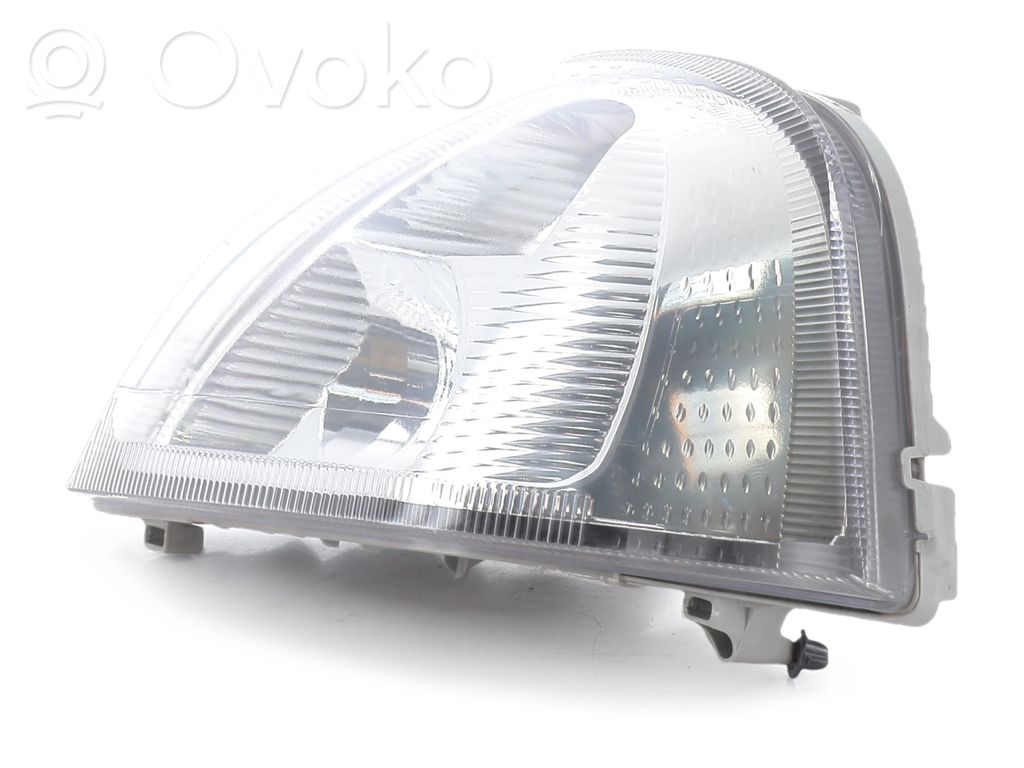 Renault Master II Lampa przednia