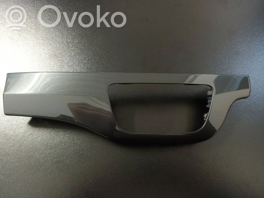 Audi Q7 4M Dashboard glove box trim 