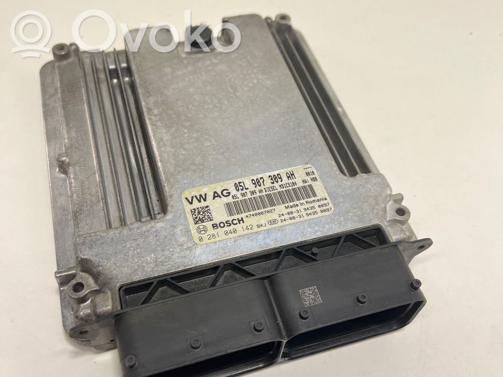Volkswagen Golf VIII Engine control unit/module 