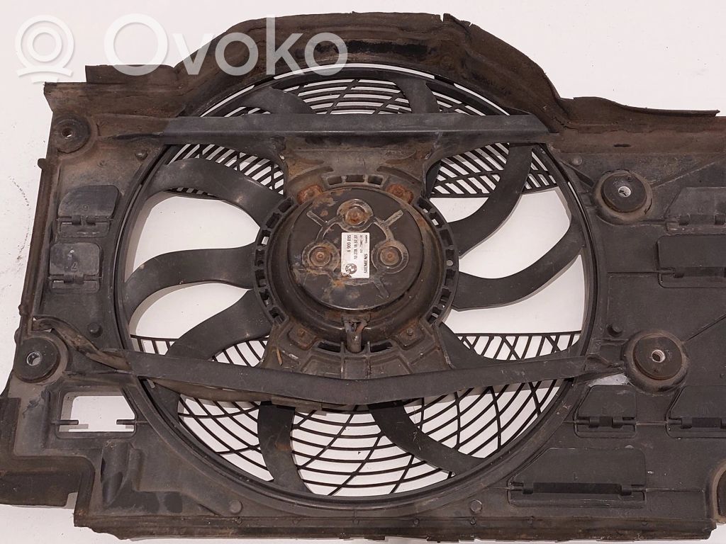 BMW 5 E39 Elektrinis radiatorių ventiliatorius 