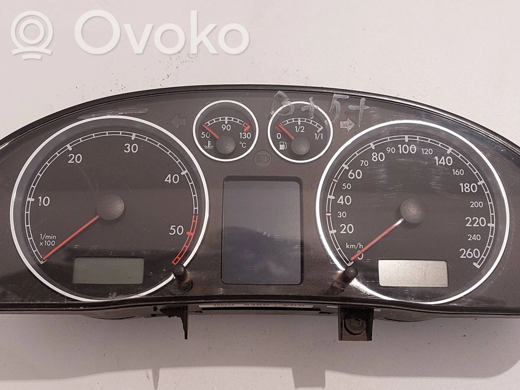 Volkswagen PASSAT B5.5 Spidometrs (instrumentu panelī) 