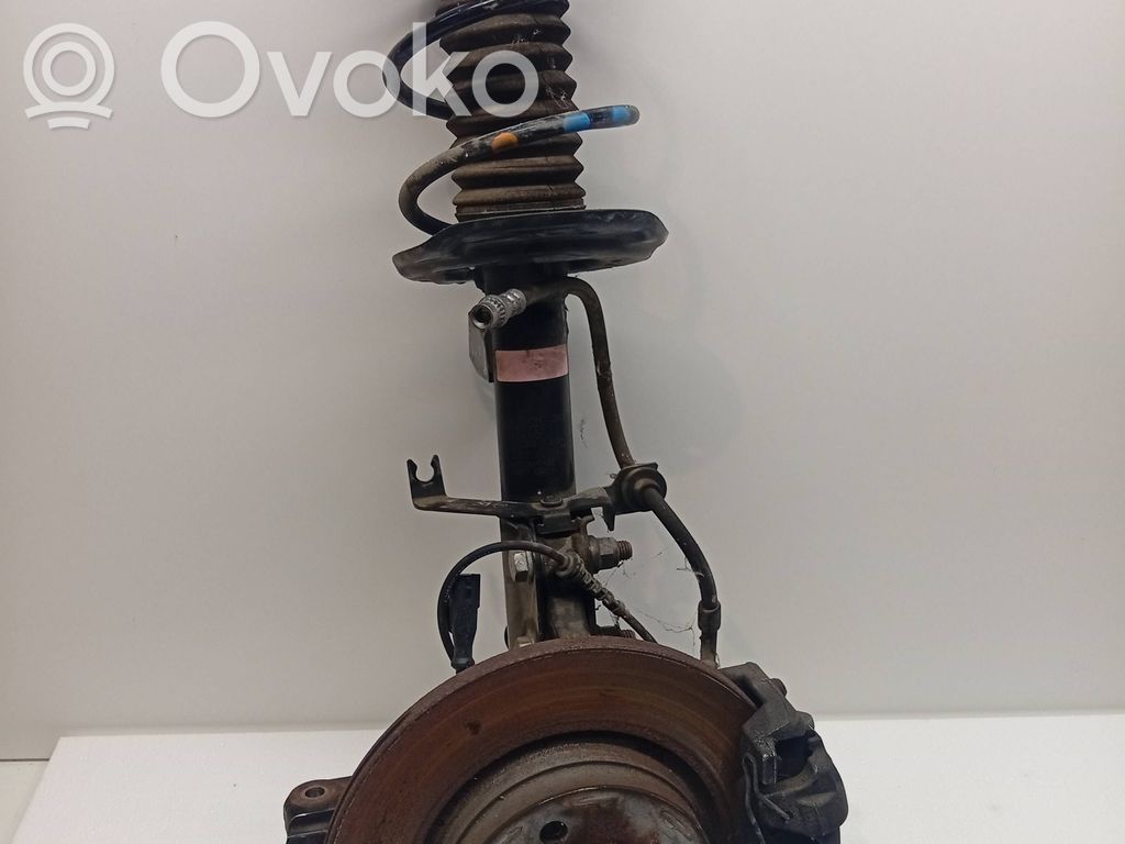 Renault Twingo III Front wheel hub spindle knuckle 