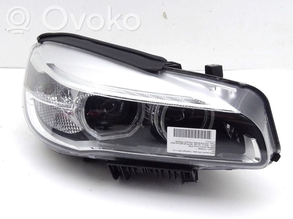 BMW 2 F46 Lampa przednia 