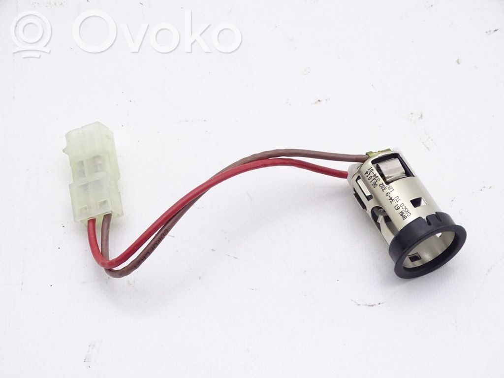BMW 3 F30 F35 F31 Gniazdo 12V przednie 