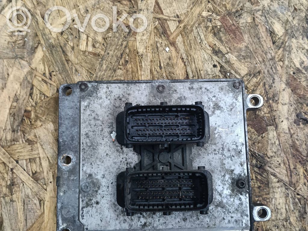 Opel Vectra C Engine control unit/module 