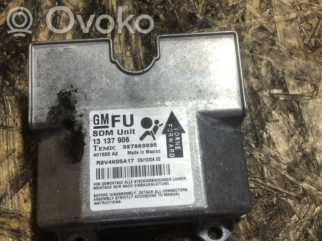 Opel Astra H Airbag control unit/module 
