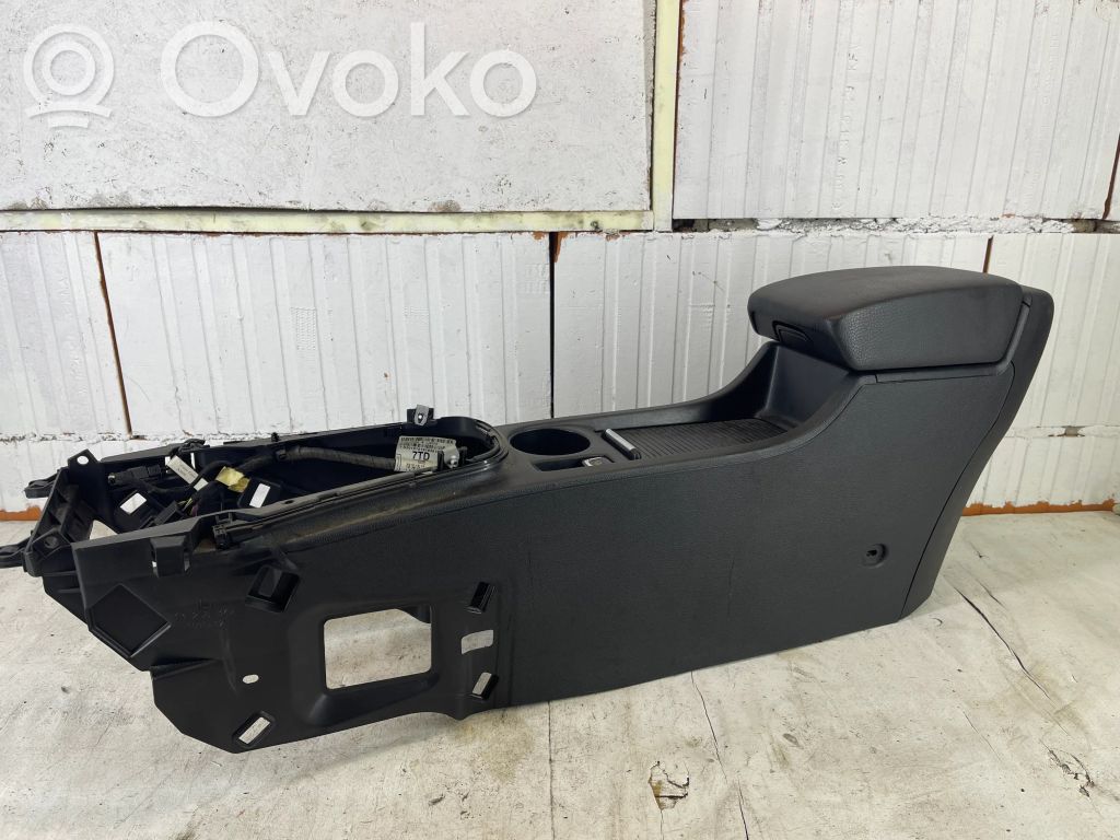 Opel Astra J Armrest 