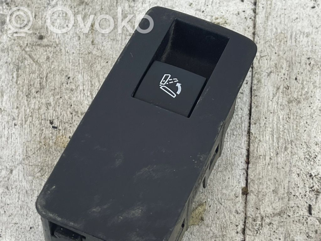 Opel Astra J Seat control switch 