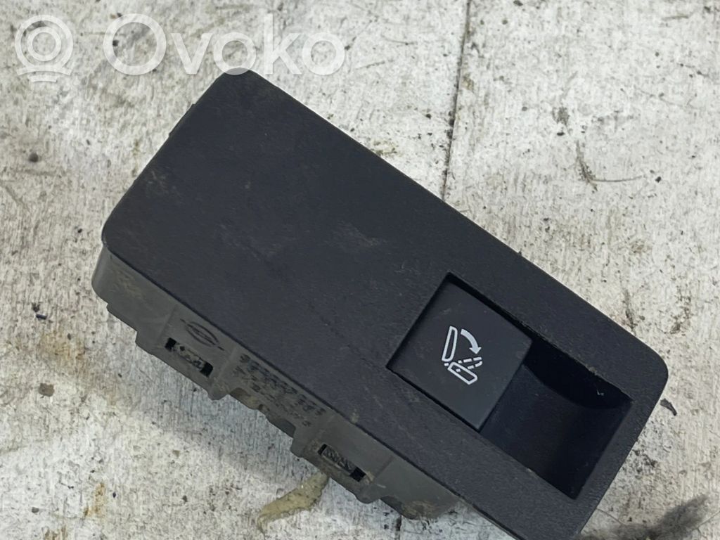 Opel Astra J Seat control switch 
