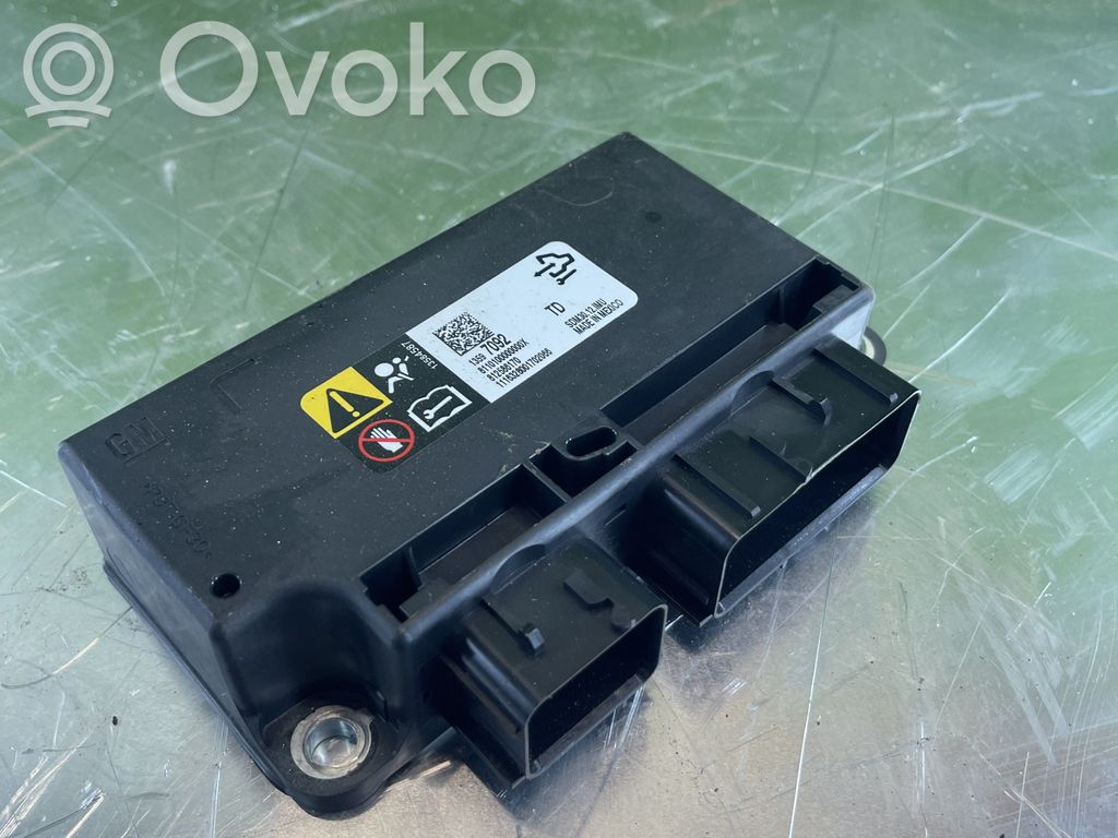 Unidad de control/módulo del Airbag   13597092