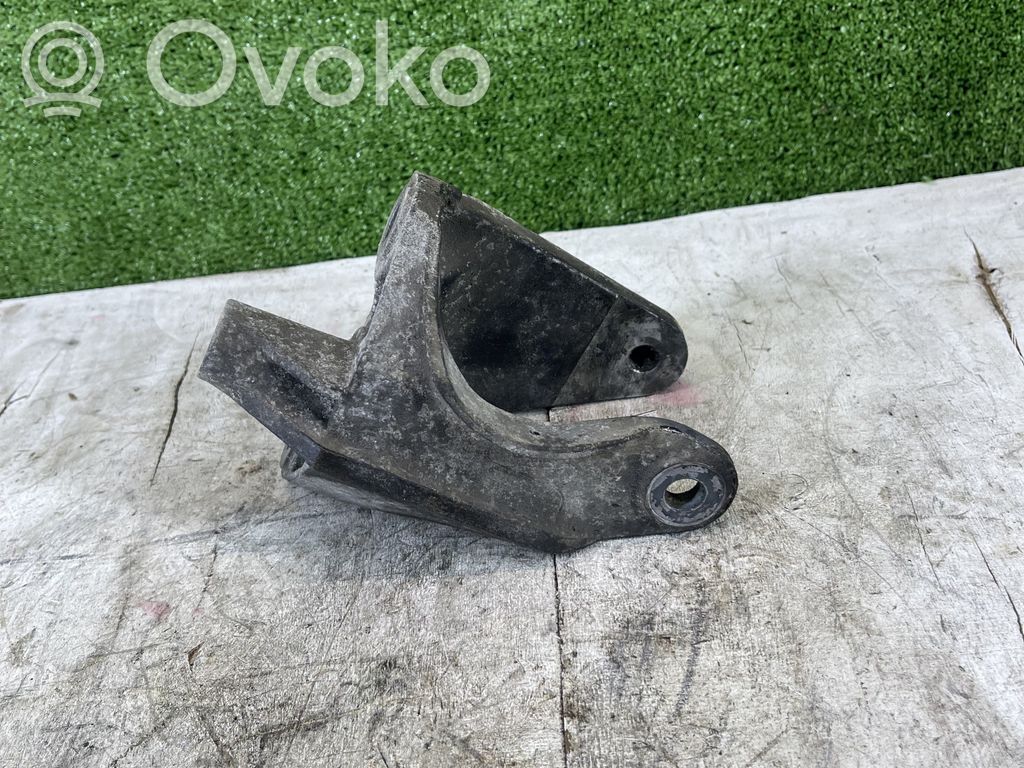 Opel Insignia A Engine mounting bracket 