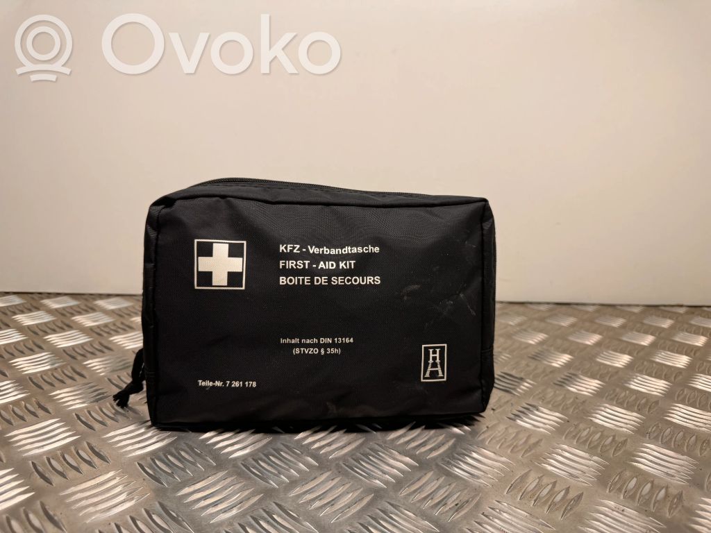 BMW 3 F30 F35 F31 Vaistinėlė 