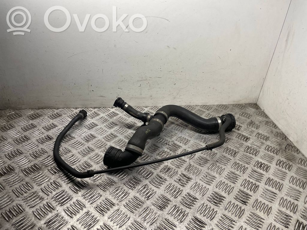 BMW 3 E92 E93 Engine coolant pipe/hose 