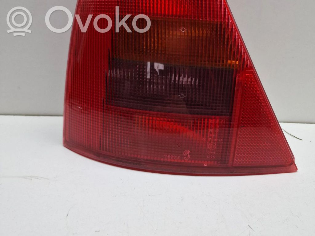 Renault Clio II Aizmugurējais lukturis virsbūvē 