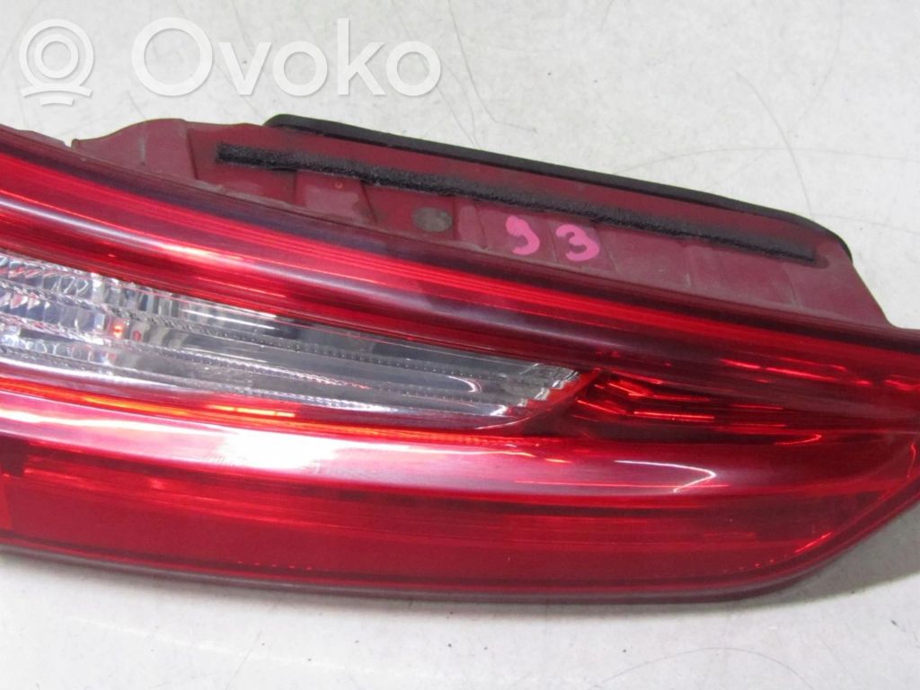 Tailgate rear/tail lights