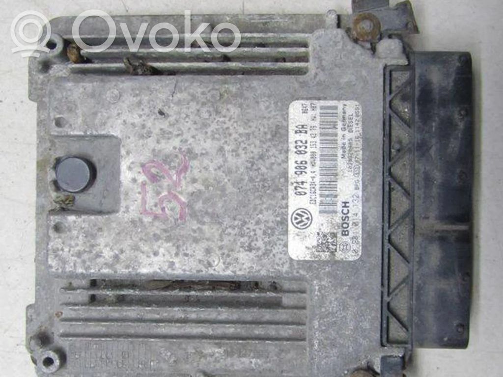 Audi Q3 8U Engine control unit/module 