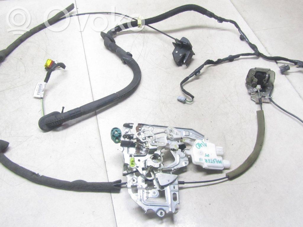 Loading door lock   8200766888