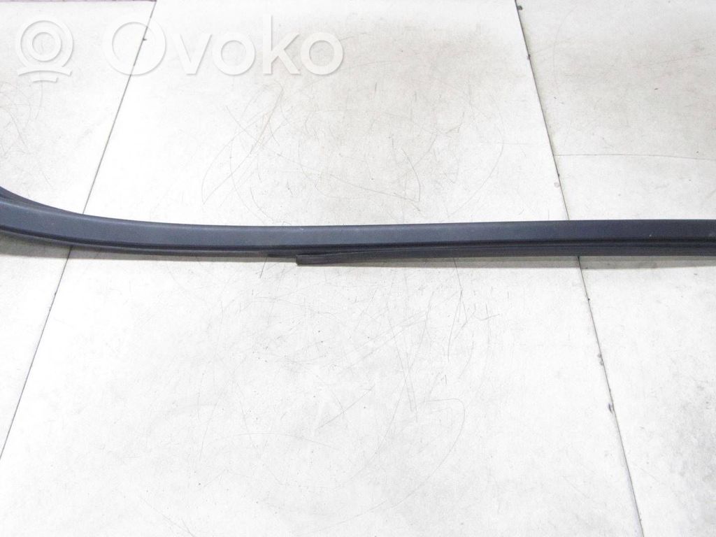 Renault Trafic III (X82) Windshield trim 