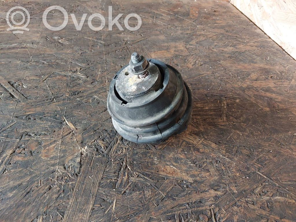 BMW 5 E39 Engine mount bracket 