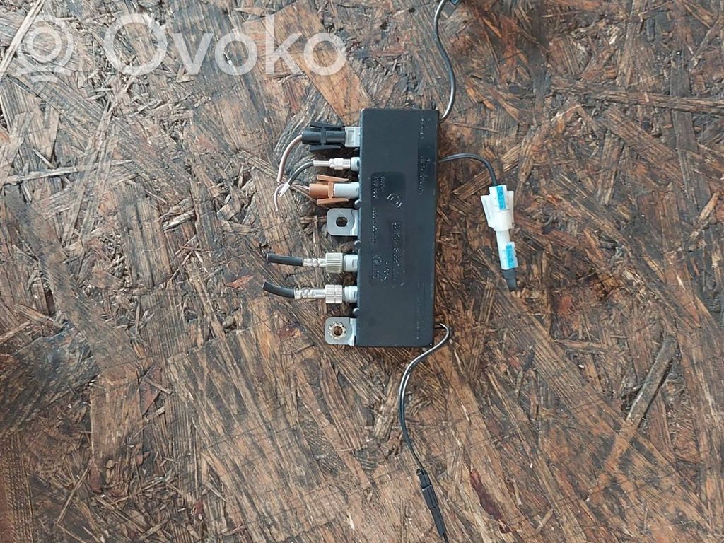 Antenna control unit   8352774,65258352774