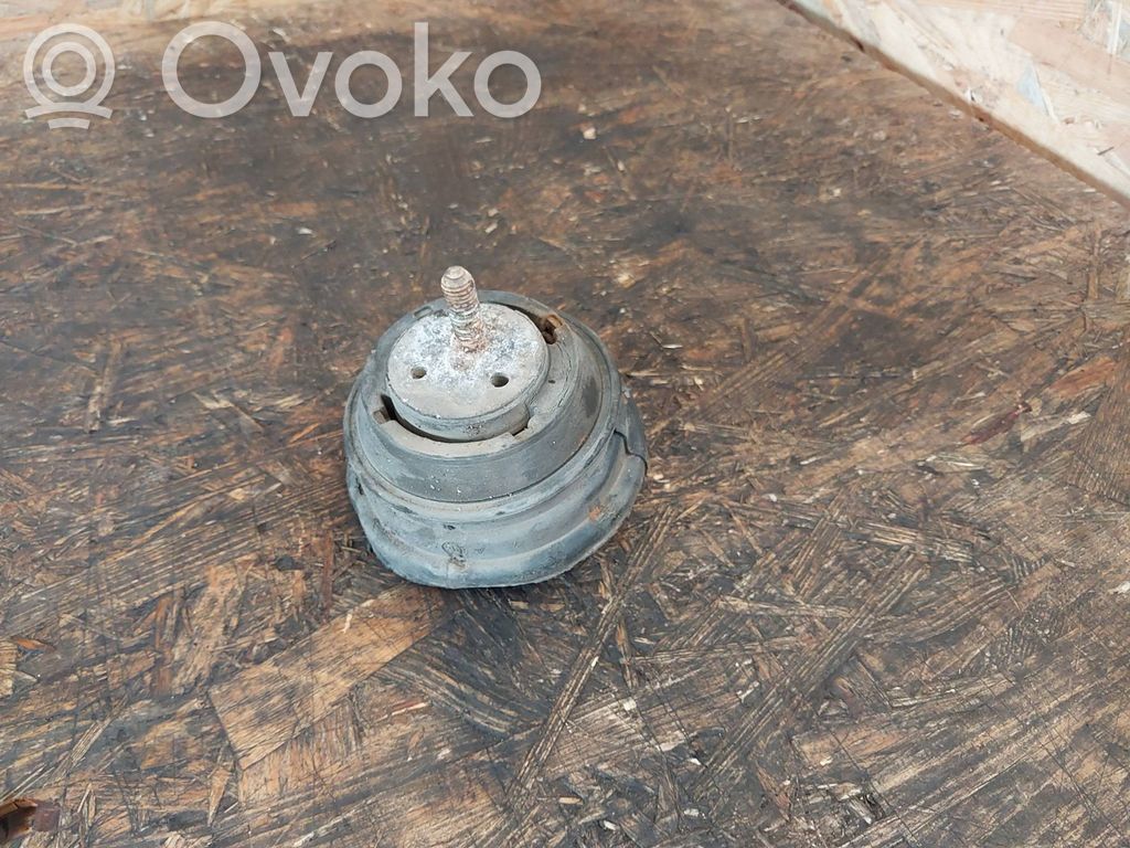 BMW 5 E39 Engine mount bracket 