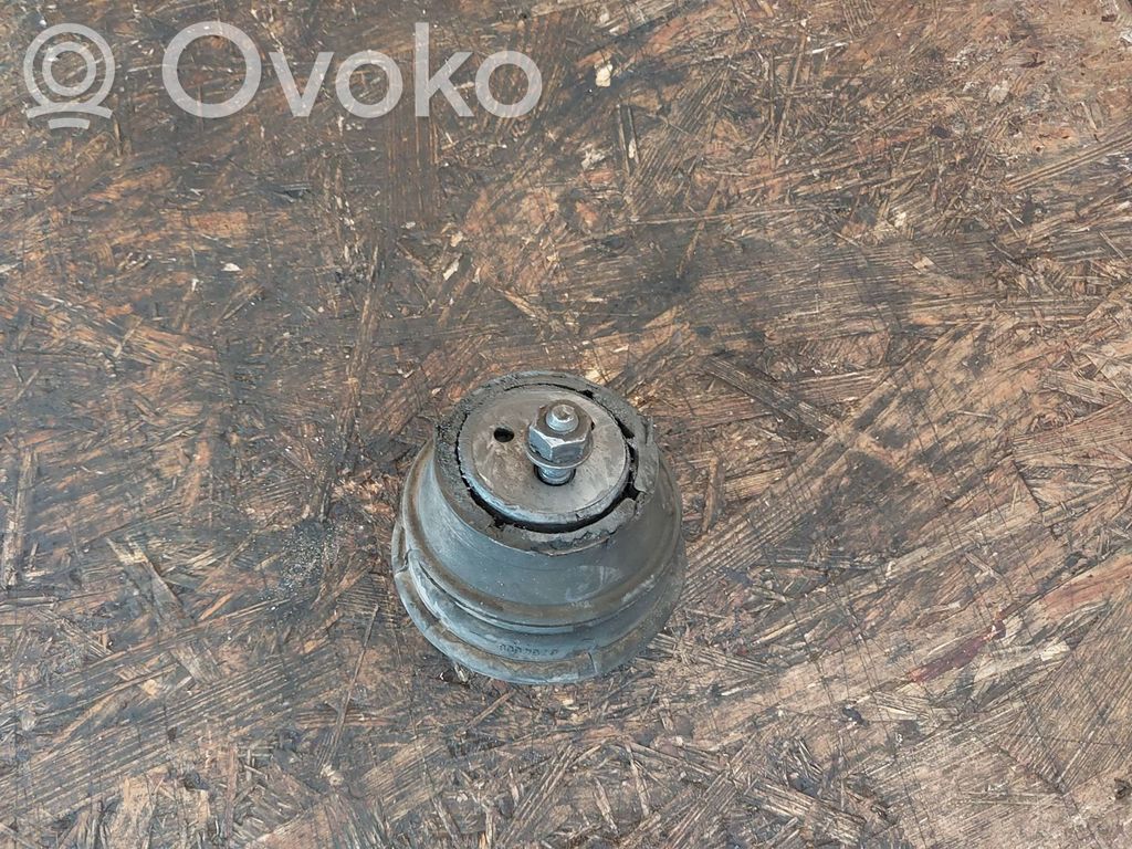 BMW 5 E39 Engine mount bracket 