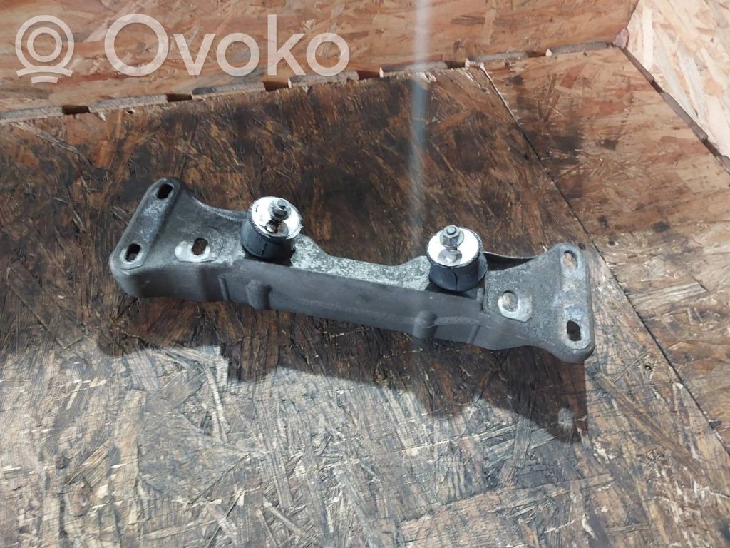 BMW 5 E39 Gearbox mounting bracket 