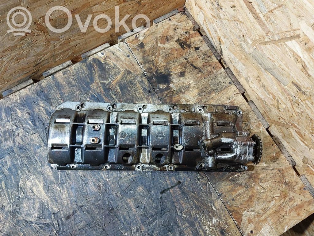 BMW 5 E39 Oil pump 