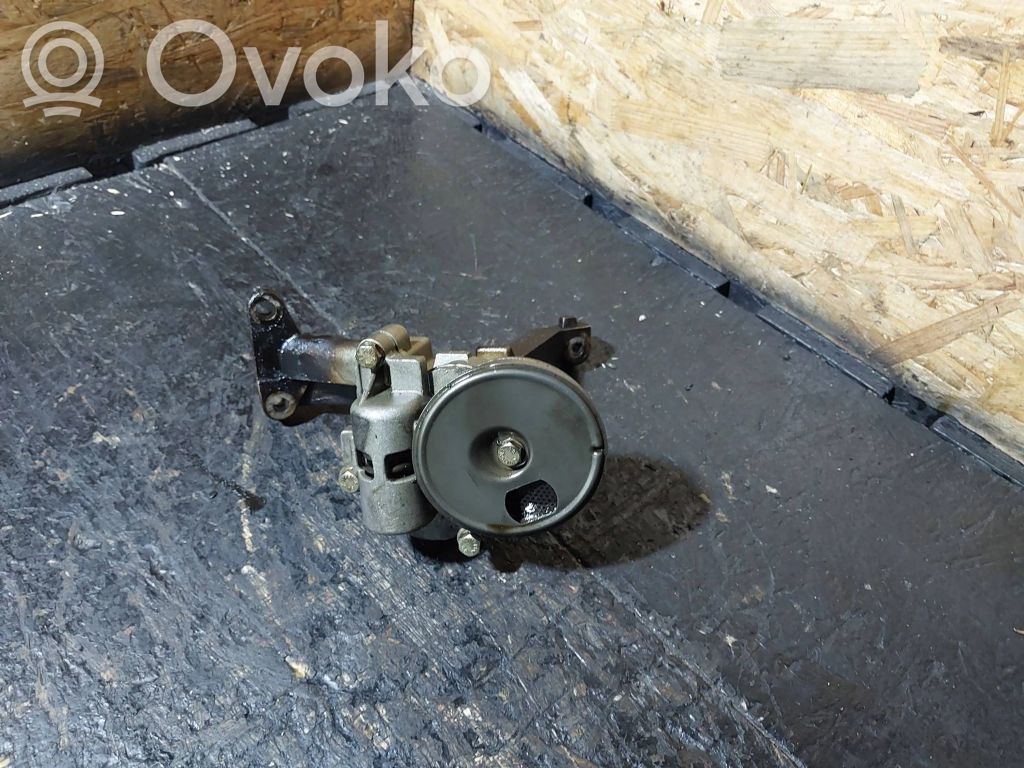 BMW 5 E34 Oil pump 