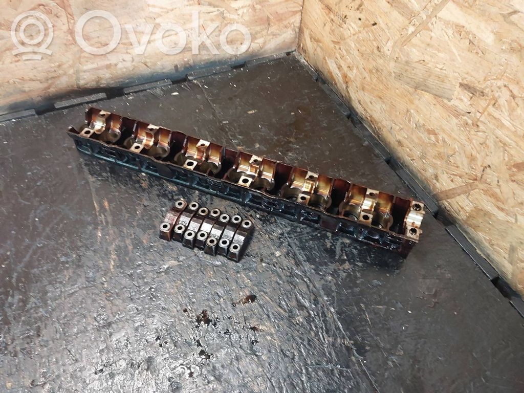 BMW 5 E39 Cita veida dzinēja nodalījuma detaļa 