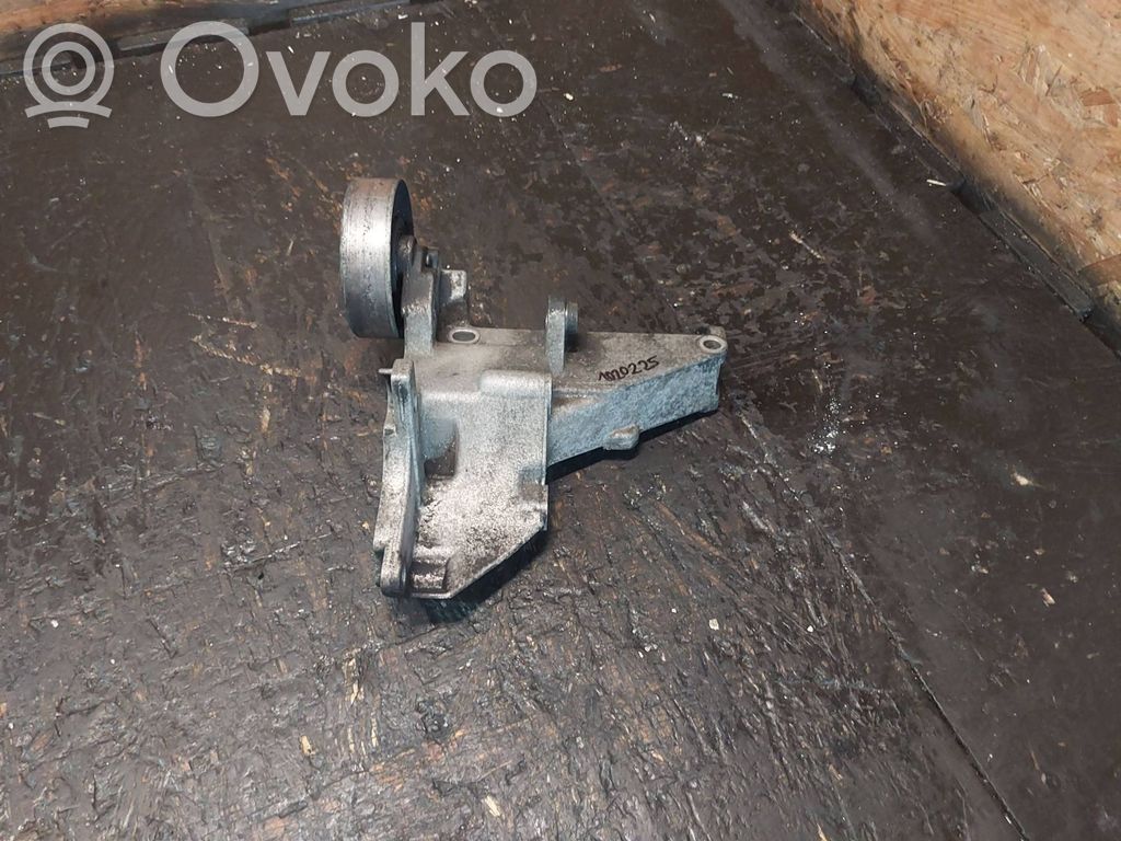 BMW 5 E39 Engine mounting bracket 