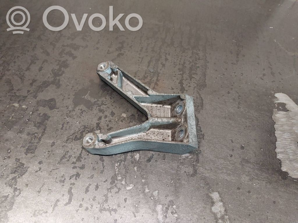 BMW 3 E46 Engine mounting bracket 
