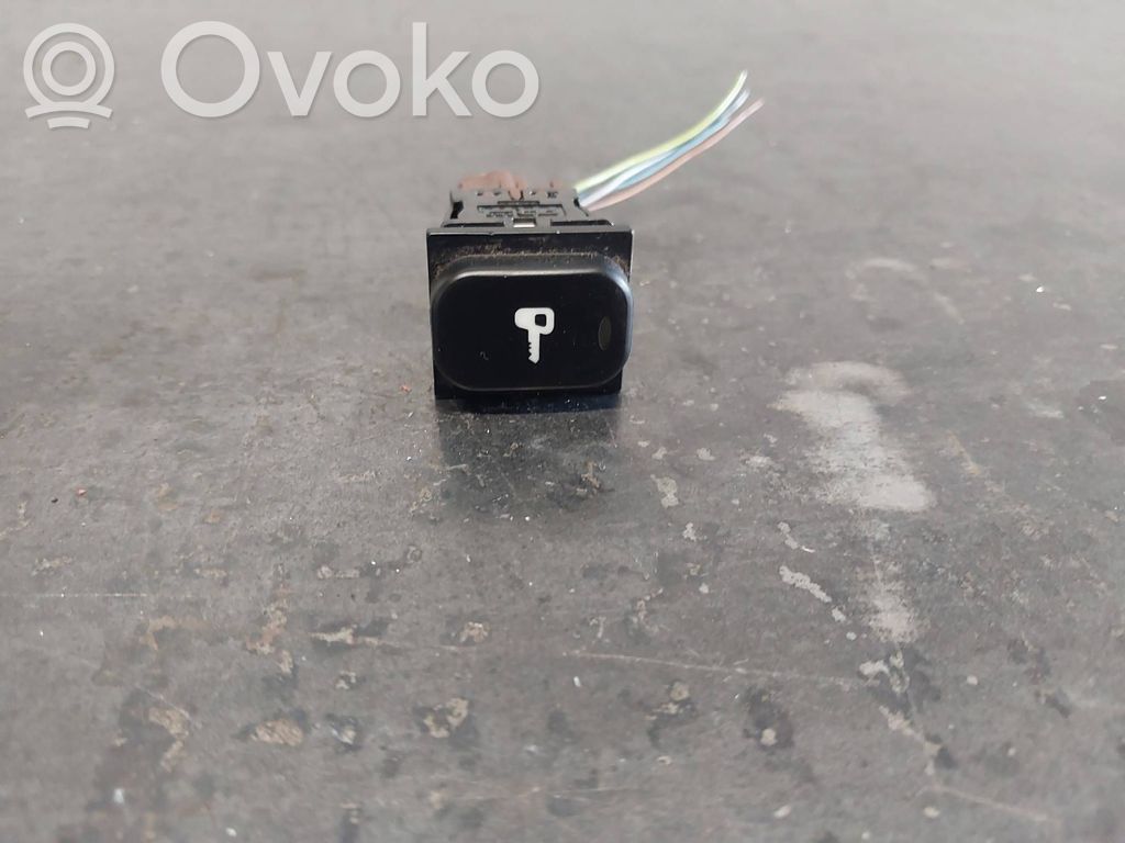 Peugeot 607 Central locking switch button 