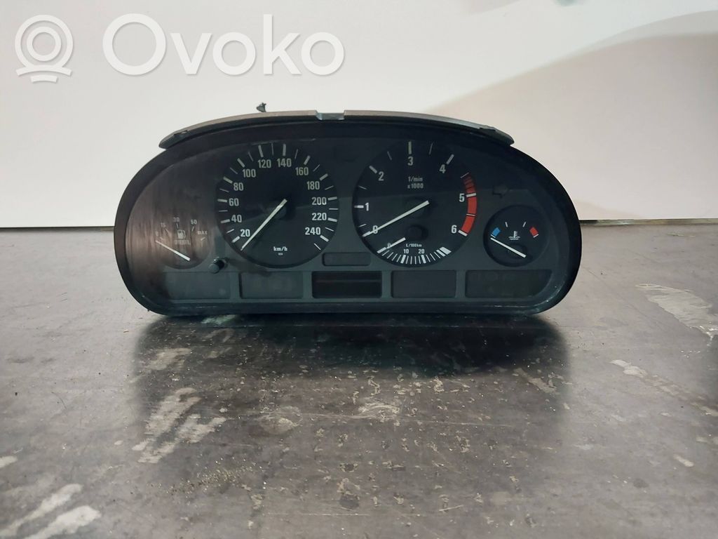 BMW 5 E39 Spidometrs (instrumentu panelī) 