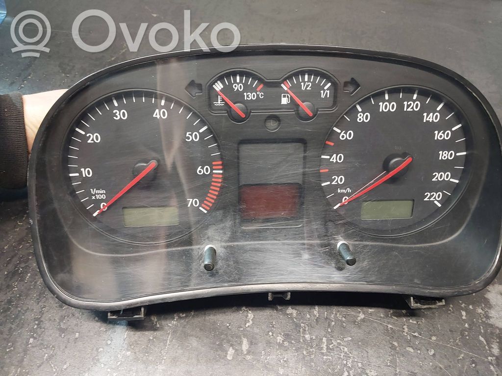 Volkswagen Golf IV Nopeusmittari (mittaristo) 
