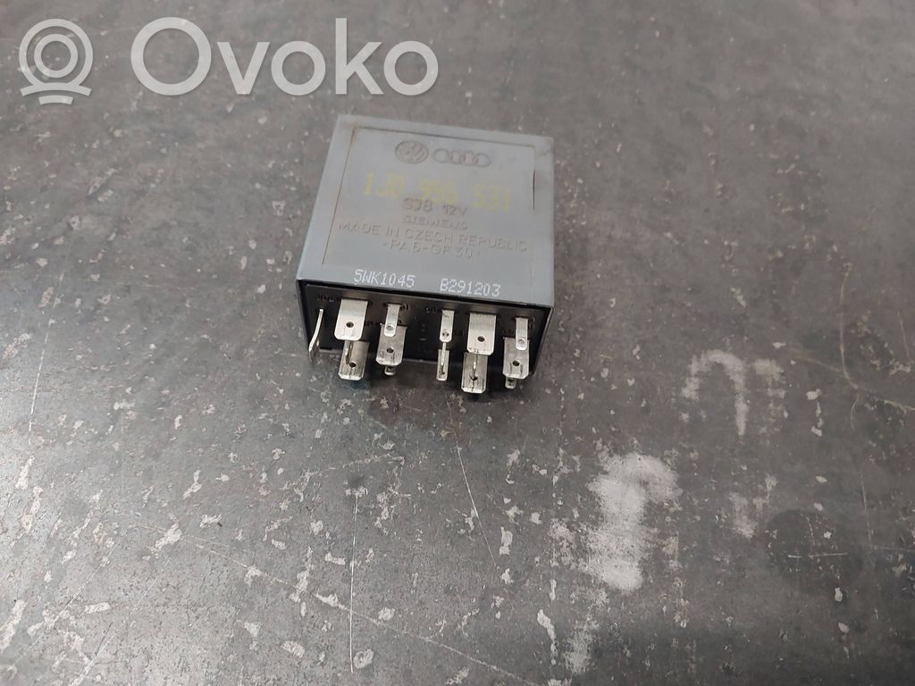 Skoda Superb B5 (3U) Window wiper relay 