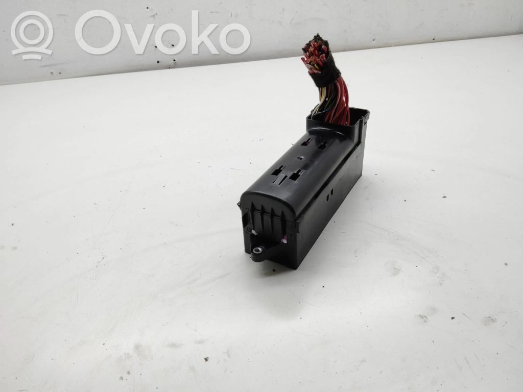 Volkswagen Sharan Fuse box set 