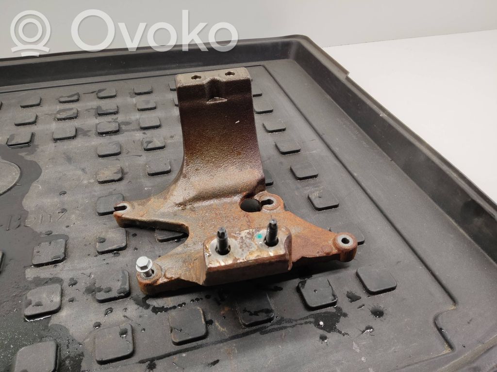 Engine mounting bracket   31480833,A0090