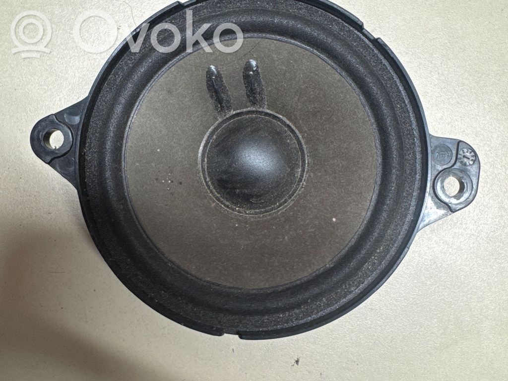 Audi A4 S4 B9 8W Altavoz del panel 