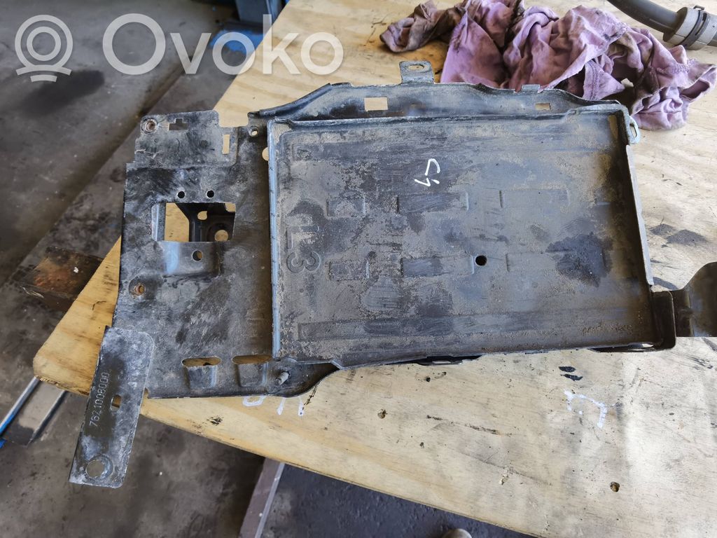 Citroen C4 II Picasso Akumuliatoriaus tvirtinimo padas 