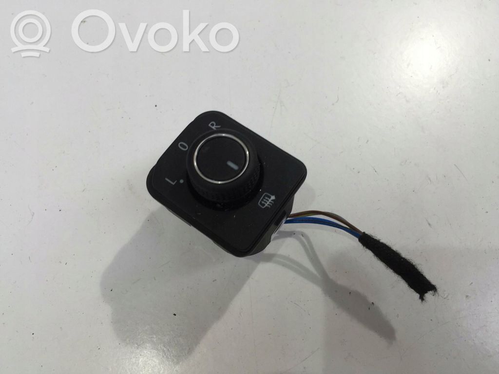 Audi A1 Wing mirror switch 