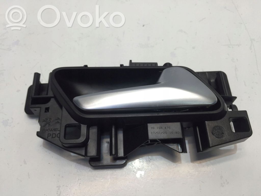 Opel Corsa F Klamka wewnętrzna drzwi tylnych 