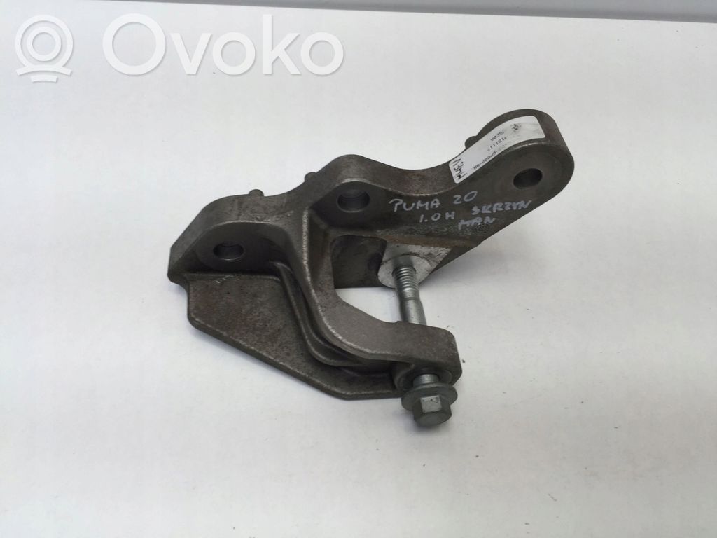 Ford Puma Gearbox mounting bracket 