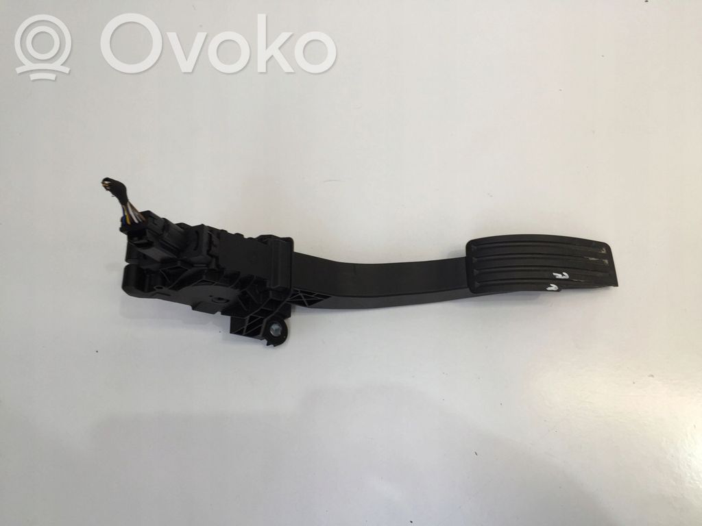 Volvo XC40 Akseleratora pedālis 