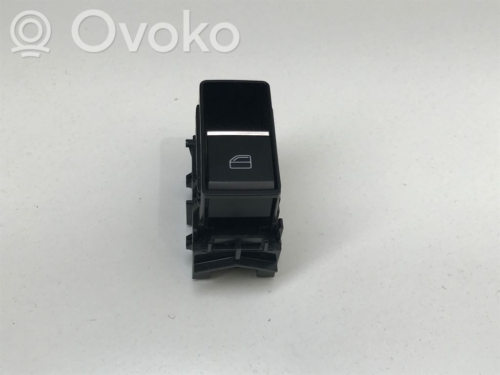 Mazda MX-30 Quarter vent window switch 