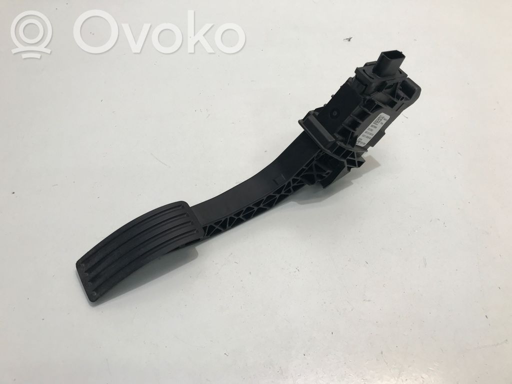 Volvo XC40 Kaasupoljin 
