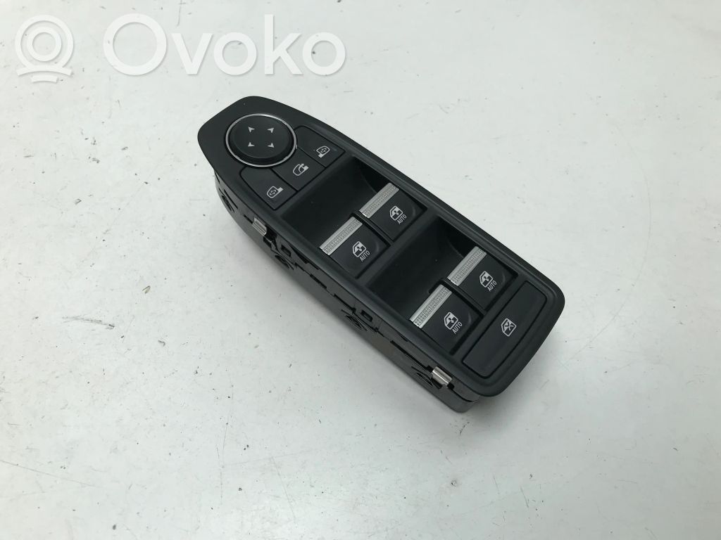 Renault Megane E-Tech Quarter vent window switch 